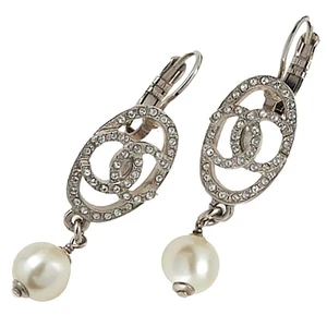 Chanel CC Logos Strass Perle oval Ohrringe silberfarben 16K authentisch #3297 - Bild 1 von 4