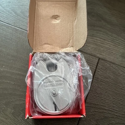 Union Battleship 6 Lever Padlock (B-1K11) 3 keys - Image 1 of 4