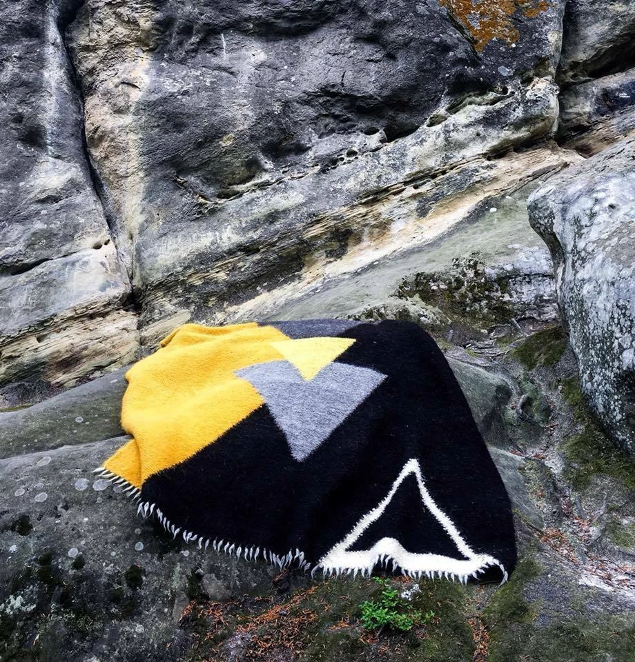 Cold Cape Blanket Geometric Pattern Bright Colors Beautiful warm black 100%wool - Image 1 of 3