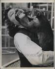1958 Press Photo South American Coati-Mundi &quot;Kimi&quot; w keeper at London Zoo