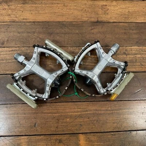 Mongoose ATB VP-747 Pedals 9/16 in Old School BMX Bear Trap 3PC OG 80s A2 - Picture 1 of 12