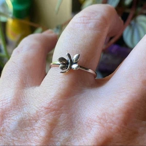 Dragonfly Sterling Silver Minimalist Ring - Picture 1 of 5