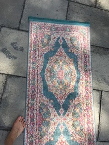 Beautiful hall runner rug- hardly used. - Picture 1 of 5