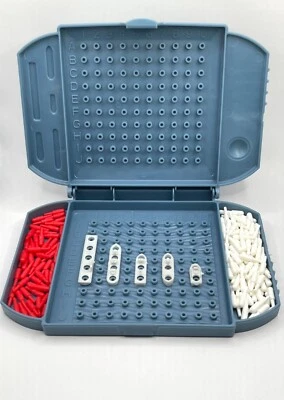 Juego de viaje acorazado Grab & Go piezas clavijas barcos tableros elige individual o conjunto Foto 1 de 4