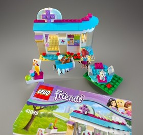 LEGO Friends: Vet Clinic (41085) Complete, Manual, No Box