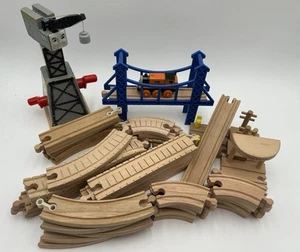 Thomas Train Lot Of 40+ Wooden Pieces Wood Track Engine Billy Cranky Bridge - Picture 1 of 10