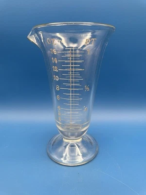 Vaso medidor vintage Eastman Kodak con patas de vidrio graduado 16 oz Foto 1 de 4