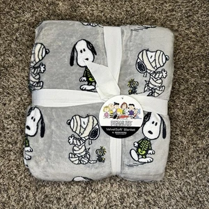 Peanuts Halloween VelvetSoft Blanket | Snoopy Mummy & Skeleton Full/Queen 90x90 - Picture 1 of 9