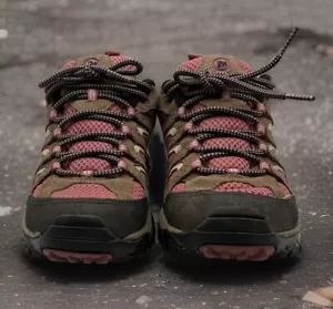 Merrell Shoes Womens 9.5 Moab Trail Run Hike Sneaker Vibram Boulder Blush J24460 - Picture 1 of 11