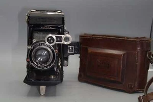 Zeiss Ikon Super Ikonta 530/2 Folding Camera with Triotar F/4.5 105mm Lens - Picture 1 of 6
