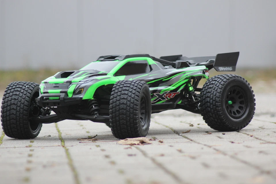 Traxxas 78086 Green 1:7 XRT 4x4 VXL Race Truck New in OVP - Image 1 of 4