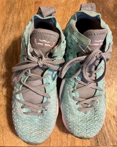 NIKE LEBRON 17 Boys 5Y Light Aqua Particle Gray Pink Foam New With One Tiny Flaw - Picture 1 of 13
