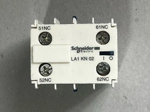 Bloque de contacto auxiliar eléctrico con clip SCHNEIDER LA1KN02, 2NC, 10 A, 600 V ac - Imagen 1 de 5