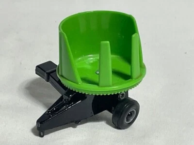 Scale Models Deutz Allis Round Baler, Green, 1/64 - Image 1 of 2
