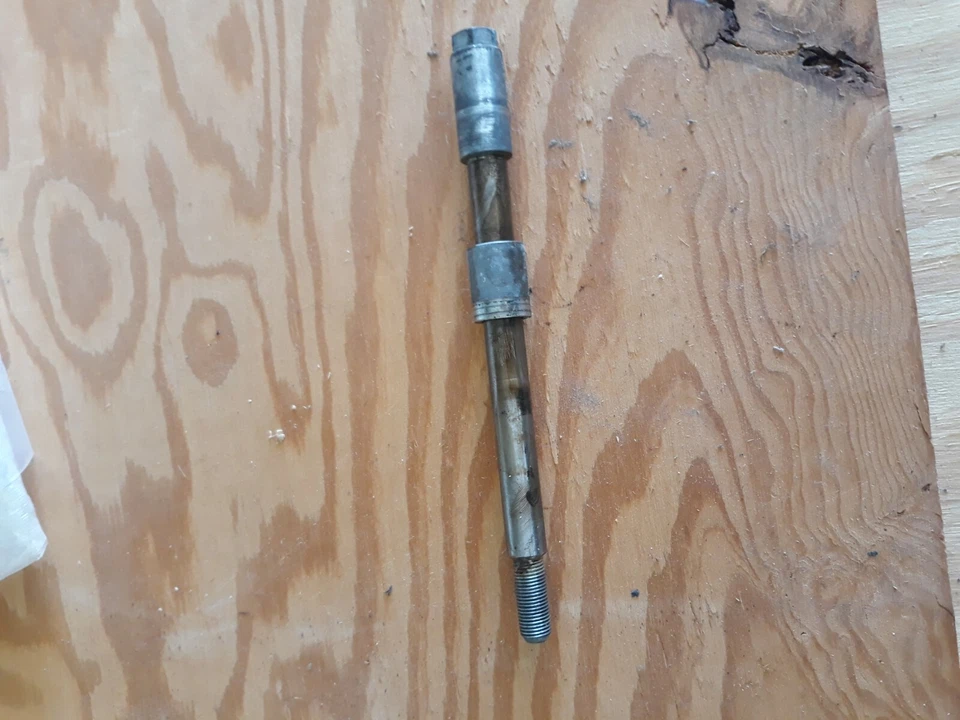 Honda Shadow 500 VT500C 1985 OEM eje delantero y espaciador Foto 1 de 1