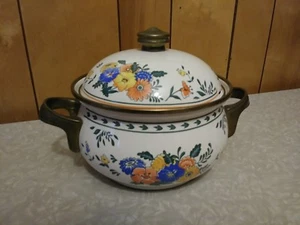 M KAMENSTEIN ENAMELWARE 2 QUART FLORAL POT WITH LID. - Picture 1 of 8