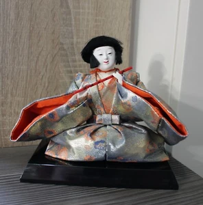 Traditional Japanese Hina Doll Musician Singer Festival Handmade Painted Stand - Foto 1 di 4