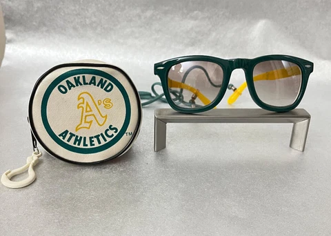Vintage Oakland A's  Athletics Folding Sunglasses MLB Licensed w/case UNIQUE Cover
