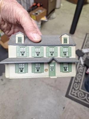 Casa em escala HO  - Imagem 1 de 4