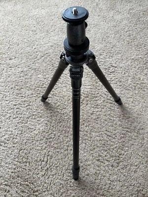 Trípode de 4 secciones de fibra de carbono Gitzo GT0531 serie 0 con cabezal de bola G1077M Foto 1 de 4