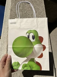 Nintendo World Store New York YOSHI Einkaufstasche UNBENUTZT MIT Geschenkpapier - Bild 1 von 3