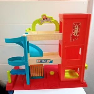 Bingo’s Garage Vehicle Playset Car Garage with Spiral Ramp Working Elevator - Picture 1 of 8