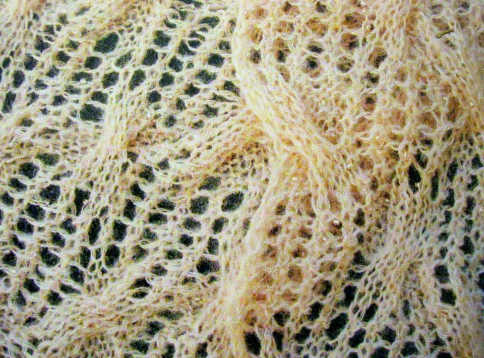 LACY BEADED CABLED SCARF to KNIT in LACE or FINGERING WT  HEARTSTRINGS FIBERARTS - Image 1 of 1