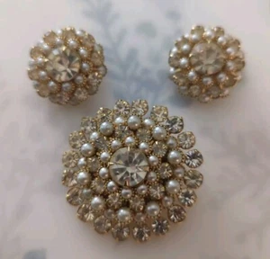 Vintage Judy Lee Faux Pearls Clear Rhinestone Broach & Clip On Earrings Set... - Picture 1 of 21