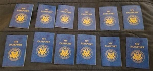 Libro de pegatinas Kicko Passport para fiestas - Paquete de 12 - Almohadilla de lugares famosos - Imagen 1 de 5