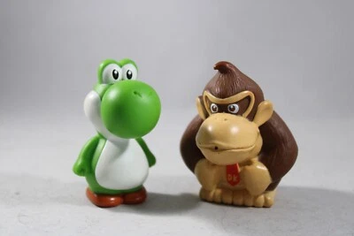 Donkey Kong Nintendo 2010 Plastic Figure Toy EUC Yoshi Lot - Image 1 of 4