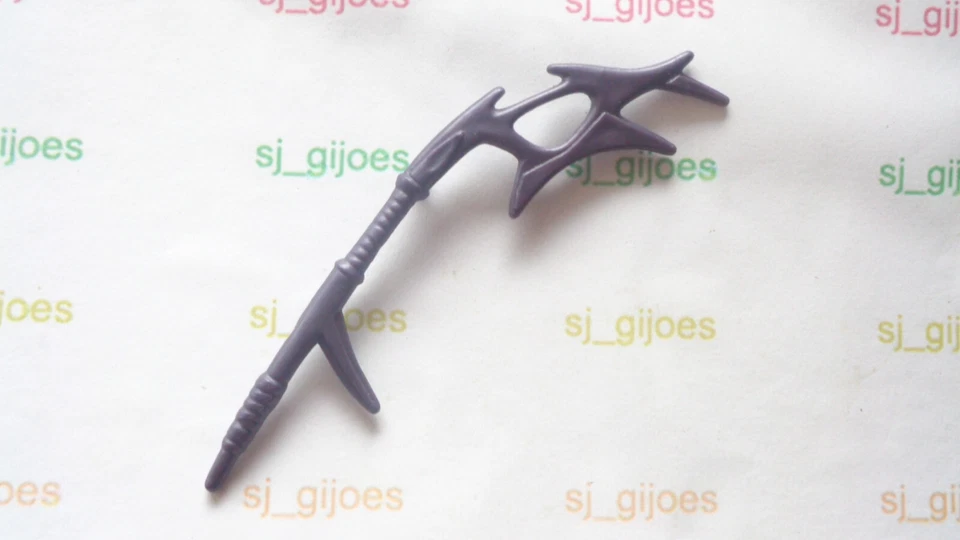 RENEGADE PREDATOR  1993 PURPLE SPEAR  ALIENS VS. PREDATOR loose accessory - Image 1 of 1