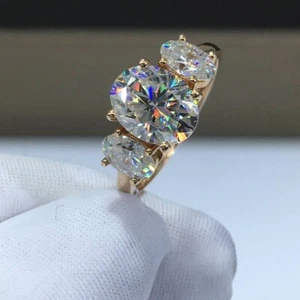 3.00Ct Oval Cut IGI F-VS1 Lab Grown 3 Stone Engagement Ring 14K Yellow Gold - Picture 1 of 4