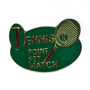 Vintage grün Tennis Pin POINT SET MATCH Schläger Ball emailliert Sport - Bild 1 von 4