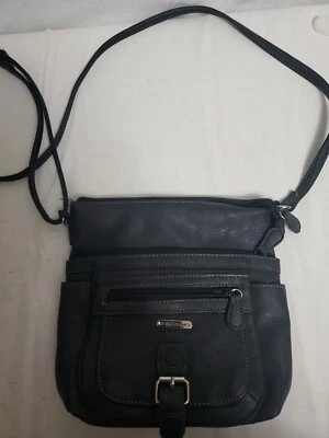 Сумочка наплечная St Johns Bay классическая черная шагреневая не кожаная  - Изображение 1 из 4