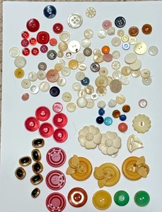 Large Selection of Vintage and Antique  Buttons - Picture 1 of 10