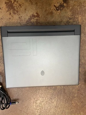 Alienware m16 16" (1TB SSD, Intel Core i7-13700HX, 5.00GHz, 16GB RAM, NVIDIA... Foto 1 de 4