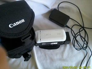 CANON 57X VIXIA HF 5600 Zoom 32 GB Built-in Memory Full HD Handycam - Picture 1 of 8