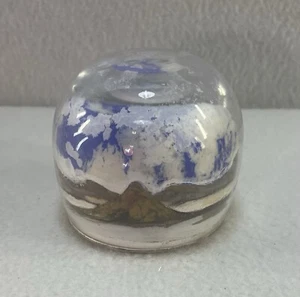 Vintage Glass Art Paperweight Sand Globe Mountains Desert Shelf Deco Christmas - Imagen 1 de 13