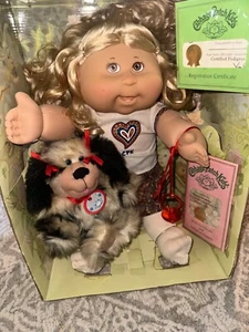 Cabbage Patch Kids With Rescue Me Pet Dog + Embalaje de papeles - Imagen 1 de 5