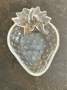 Adorable cuenco de caramelo de vidrio con forma de fresa - Imagen 1 de 5
