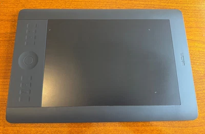 Wacom Intuos 5 Touch Professional Wireless Pen Tablet PTH-650K with two pens - Image 1 of 4