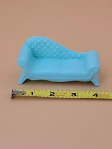 Mattel Disney Frozen ELSA Polly Pocket grünes Sofa Chaiselongue EUC 4" B x 2" H - Bild 1 von 6