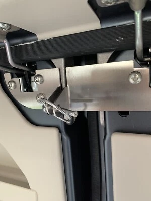 KIT DE PROTEÇÃO ADICIONAL FIAT DUCATO TRAVA DE SEGURANÇA PORTA TRASEIRA PRATA - Imagem 1 de 4