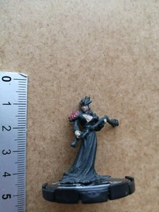 N° 018 MENDING PRIESTESS        // MAGE KNIGHT MINIATURE/   M430 - Bild 1 von 1