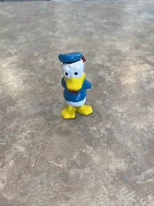 Vintage Walt Disney Productions Pvc Figure Bashful Donald Duck 2” Free Shipping - Picture 1 of 4