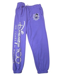 Pantalones deportivos bordados Mickey para adultos morados 100 años de maravilla de los parques de Disney - Imagen 1 de 13