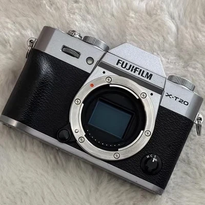 Cuerpo de cámara digital Fujifilm X-T20 24,3 MP 4K video sin espejo - plateado Foto 1 de 4