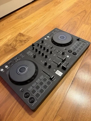 Pioneer DJ DDJ-FLX4 DJ Controller 2-Kanal, Schwarz, 8 Pads, Smart Fader - Bild 1 von 3