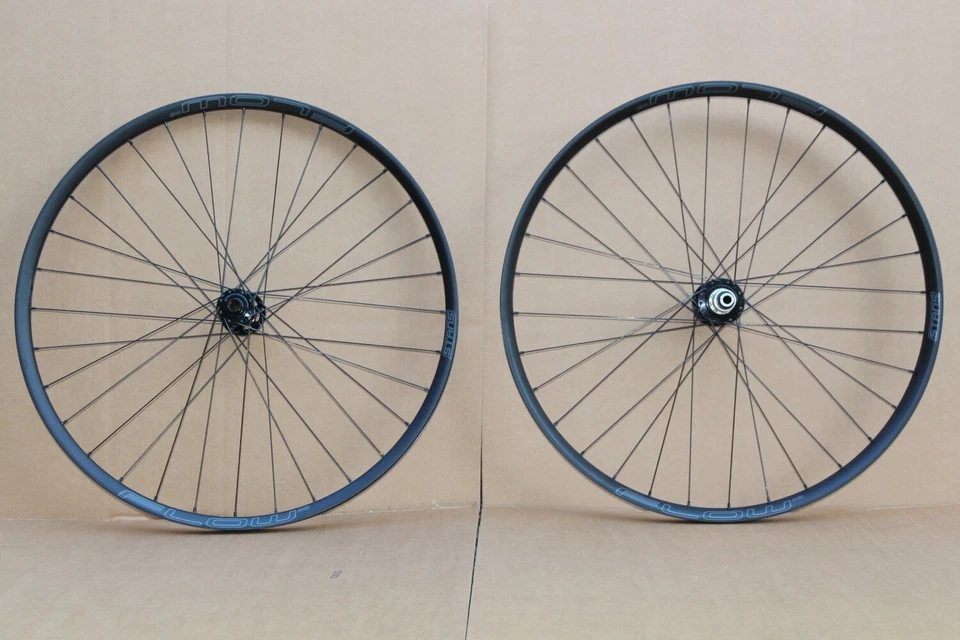 *NOVO EM FOLHA* - Conjunto de rodas dianteiras/traseiras Stans NoTubes FLOW MK4 - 27,5", rodas 650b - Imagem 1 de 3