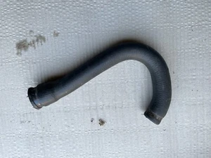 Manguera radiador de agua superior Mercedes-Benz W124 230CE Coupe 1245010382 sin aire acondicionado - Imagen 1 de 2